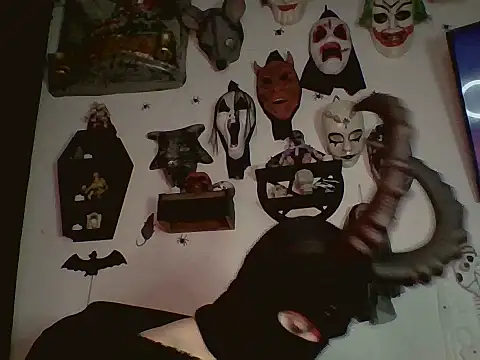 Snapshot of FeticheMacabre chatting on 10-25-25, 05:06 FeticheMacabre online show from 10-25-25, 05:06