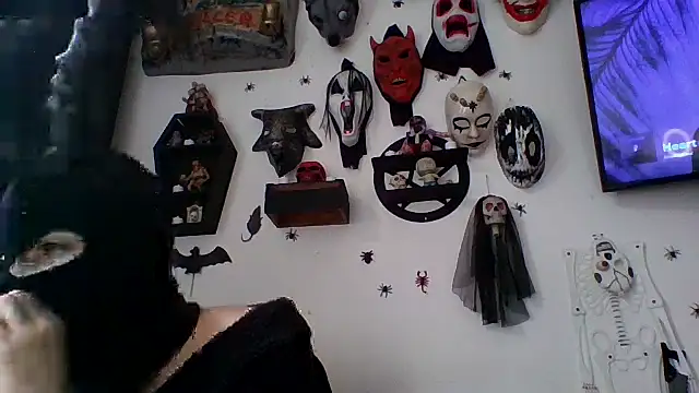 Snapshot of FeticheMacabre chatting on 09-28-25, 05:09 FeticheMacabre online show from 09-28-25, 05:09