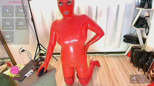 LatexDevil Blondie online show from 02-20-26, 04:31