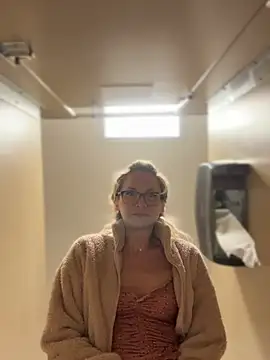 MessyNastyQueen online show from 03-13-25, 04:56