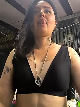 Snapshot of KikiXRed chatting on 07-21-26, 11:11 KikiXRed online show from 07-21-26, 11:11