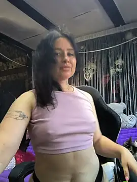 Snapshot of KikiXRed chatting on 07-26-26, 02:35 KikiXRed online show from 07-26-26, 02:35