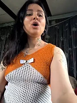 KikiXRed online show from 06-15-26, 08:36