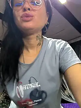 KikiXRed online show from 11-20-25, 08:26