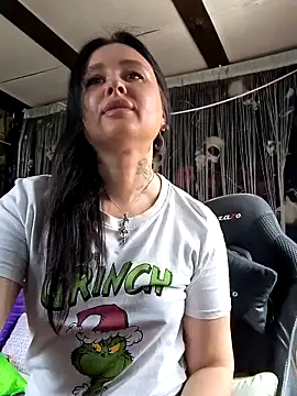 KikiXRed online show from 04-27-26, 09:29