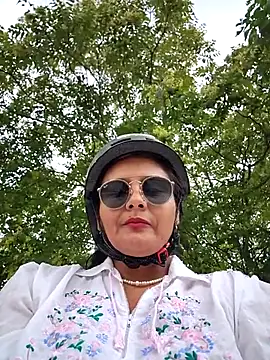 Snapshot of bellapaty chatting on 07-10-26, 04:18 bellapaty online show from 07-10-26, 04:18