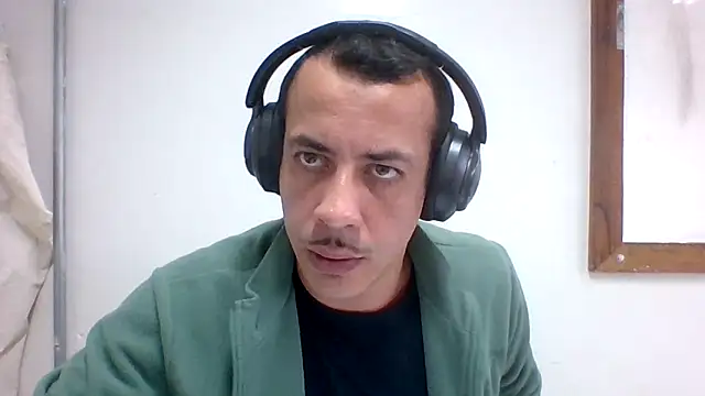 Snapshot of MachoScorpionCaralho chatting on 06-03-26, 02:33 MachoScorpionCaralho online show from 06-03-26, 02:33