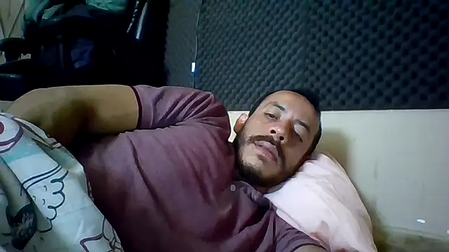 MachoScorpionCaralho online show from 04-28-26, 12:20