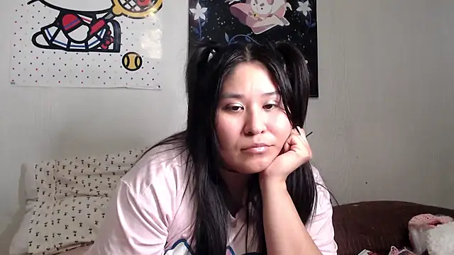 Snapshot of Cupcakecutie449 chatting on 03-08-25, 05:28 Cupcakecutie449 online show from 03-08-25, 05:28