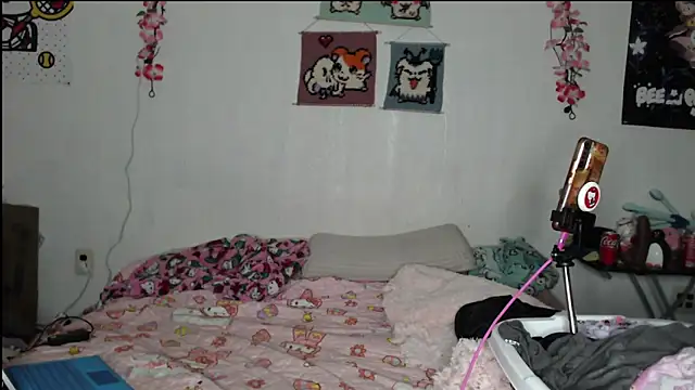 Cupcakecutie449 online show from 04-10-26, 06:42