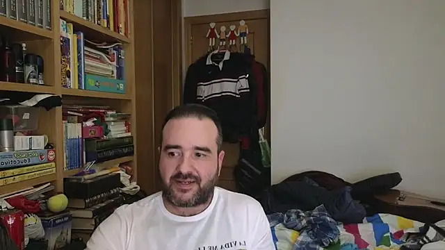 curiosillo83 online show from 04-04-26, 08:43