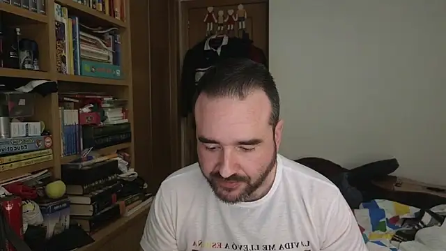 curiosillo83 online show from 04-03-26, 08:37