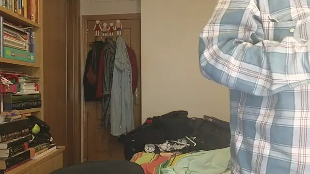 Snapshot of curiosillo83 chatting on 01-13-26, 04:11 curiosillo83 online show from 01-13-26, 04:11