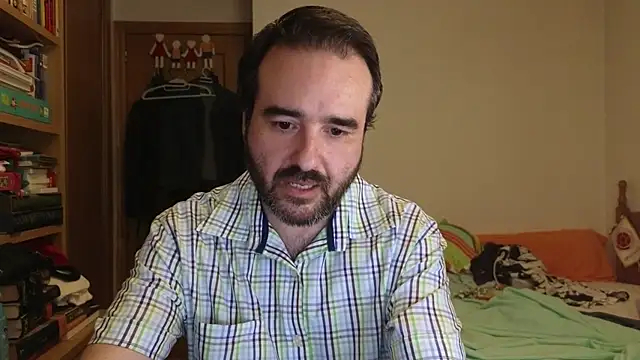 Snapshot of curiosillo83 chatting on 07-07-26, 02:20 curiosillo83 online show from 07-07-26, 02:20