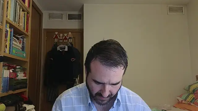 Snapshot of curiosillo83 chatting on 06-11-26, 10:56 curiosillo83 online show from 06-11-26, 10:56