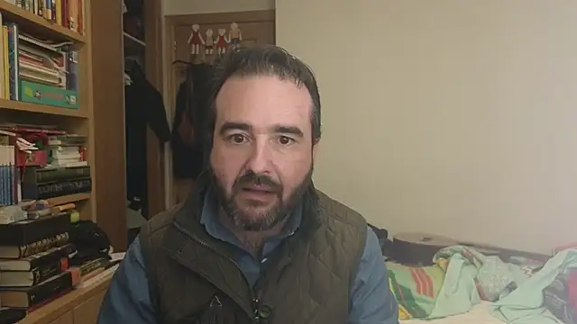 Snapshot of curiosillo83 chatting on 12-18-25, 03:27 curiosillo83 online show from 12-18-25, 03:27