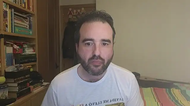 Snapshot of curiosillo83 chatting on 12-15-25, 03:18 curiosillo83 online show from 12-15-25, 03:18