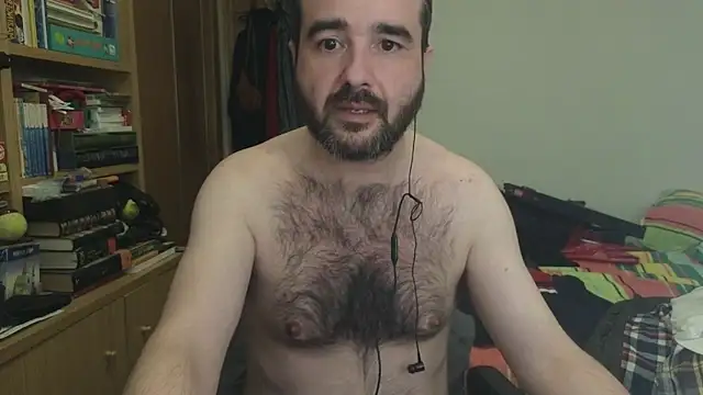 Snapshot of curiosillo83 chatting on 01-12-26, 05:03 curiosillo83 online show from 01-12-26, 05:03