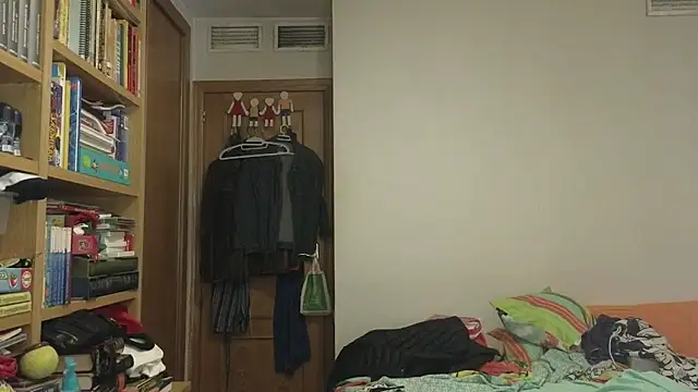 Snapshot of curiosillo83 chatting on 07-08-26, 02:24 curiosillo83 online show from 07-08-26, 02:24