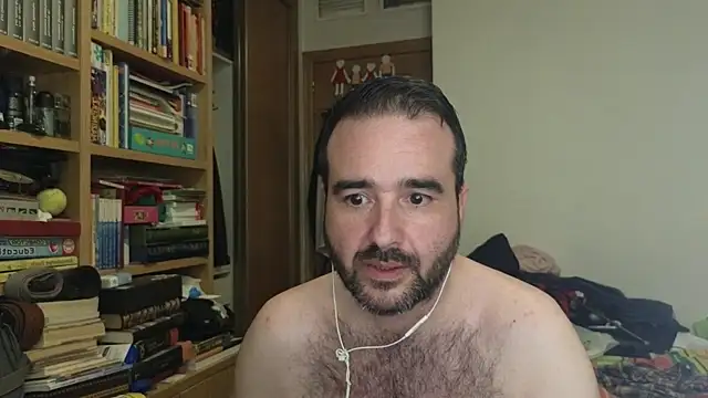 Snapshot of curiosillo83 chatting on 10-23-25, 02:43 curiosillo83 online show from 10-23-25, 02:43