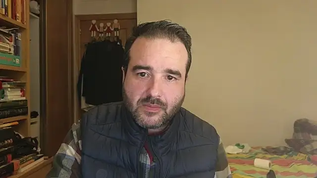 Snapshot of curiosillo83 chatting on 11-20-25, 03:45 curiosillo83 online show from 11-20-25, 03:45