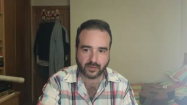 Snapshot of curiosillo83 chatting on 10-29-25, 08:41 curiosillo83 online show from 10-29-25, 08:41