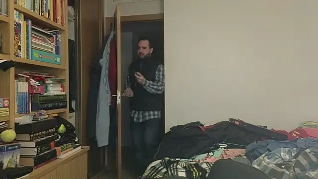 Snapshot of curiosillo83 chatting on 01-16-26, 02:54 curiosillo83 online show from 01-16-26, 02:54