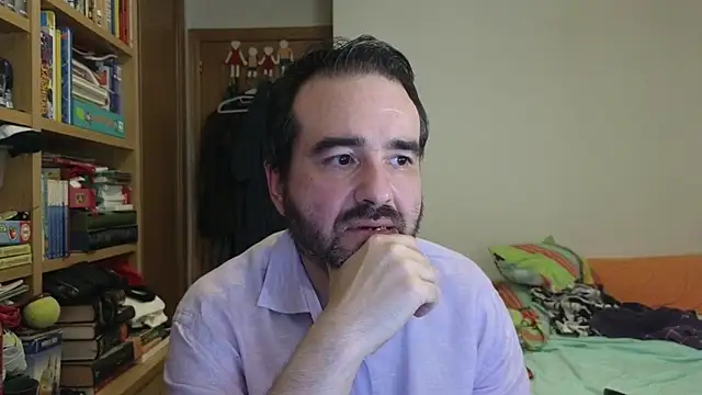 Snapshot of curiosillo83 chatting on 07-03-26, 03:40 curiosillo83 online show from 07-03-26, 03:40