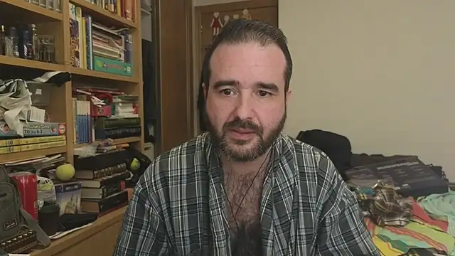 Snapshot of curiosillo83 chatting on 01-10-26, 03:24 curiosillo83 online show from 01-10-26, 03:24