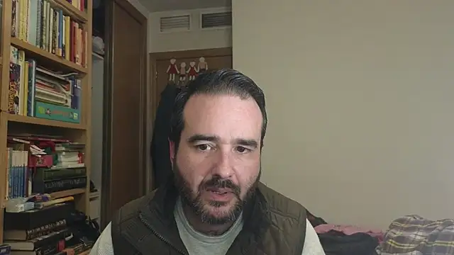 Snapshot of curiosillo83 chatting on 11-27-25, 03:23 curiosillo83 online show from 11-27-25, 03:23