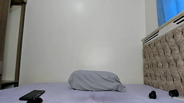 Snapshot of sexy_ariah chatting on 10-15-25, 04:33 sexy ariah online show from 10-15-25, 04:33