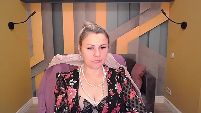 Candy Long online show from 11-15-25, 06:28