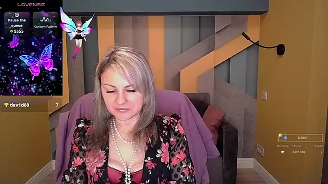 Candy Long online show from 11-17-25, 06:39