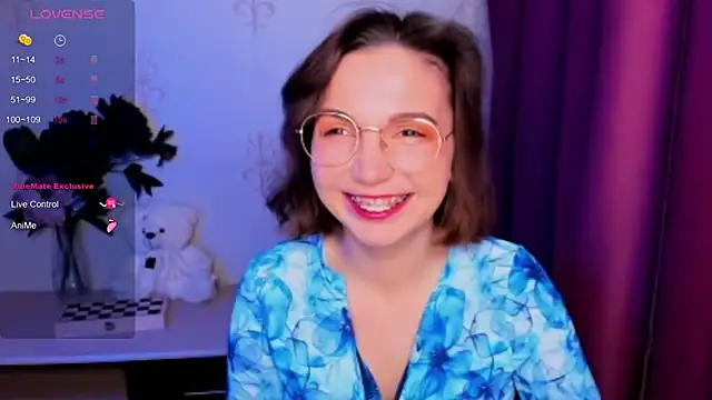 KindHazelHere  online show from 12-18-25, 10:52