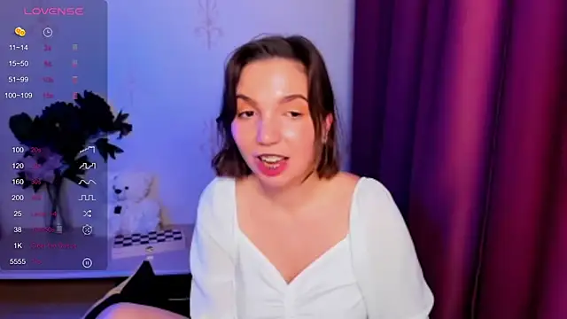 KindHazelHere  online show from 12-16-25, 03:44