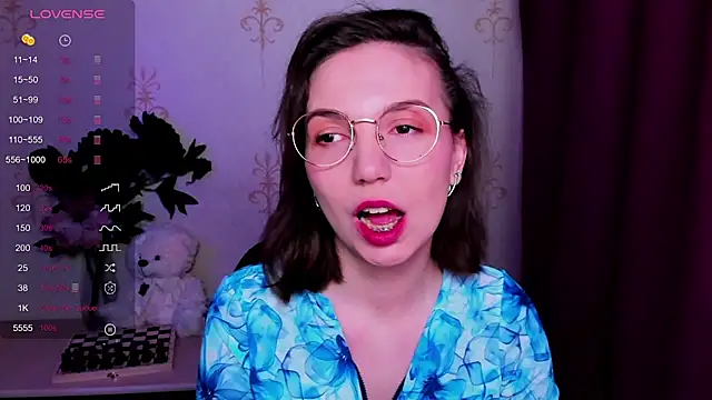 KindHazelHere  online show from 03-22-26, 11:50