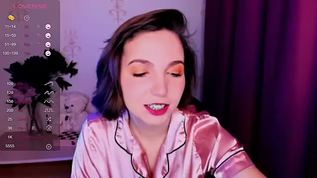 KindHazelHere  online show from 11-11-25, 08:20