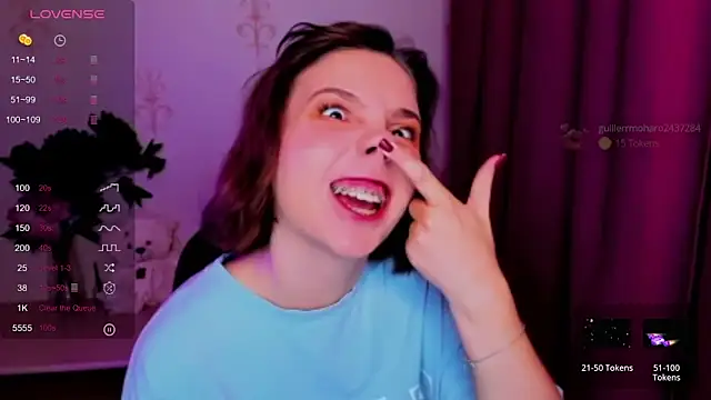 KindHazelHere  online show from 11-26-25, 12:21