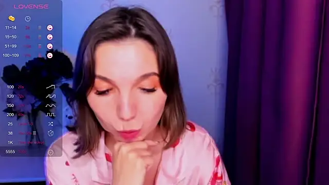 KindHazelHere  online show from 01-11-26, 08:10