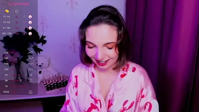 KindHazelHere  online show from 11-25-25, 12:22