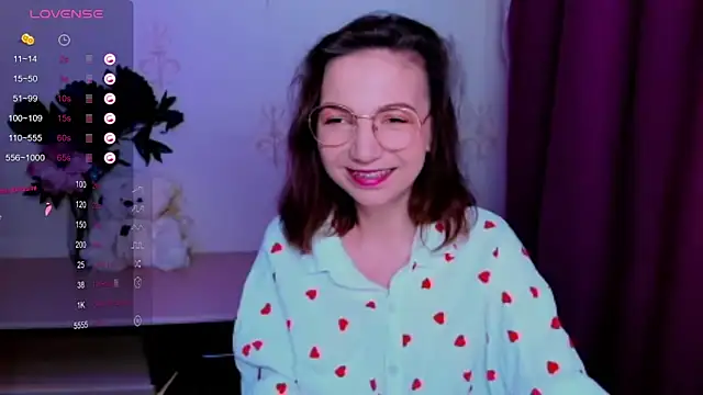 KindHazelHere  online show from 06-19-26, 04:40