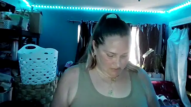 Sexynikki6969xh online show from 05-24-26, 10:42