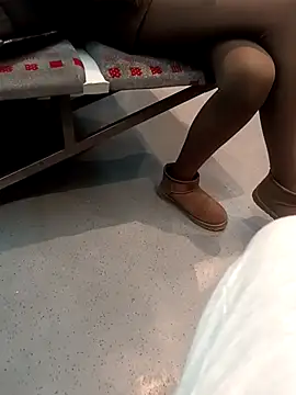 Medelin92 online show from 11-26-25, 04:07