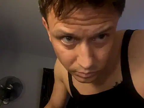 LiamDean20 online show from 12-13-25, 10:16