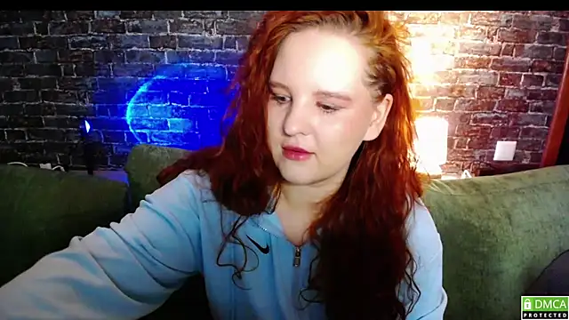 FlowerOfFreedom  online show from 12-19-25, 04:38