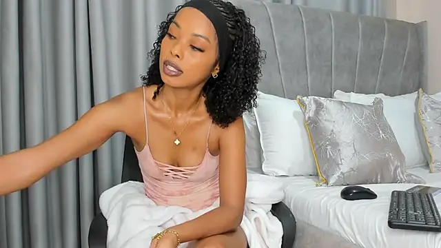 Snapshot of thee_sexy_goddess chatting on 09-16-25, 03:07 thee sexy goddess online show from 09-16-25, 03:07