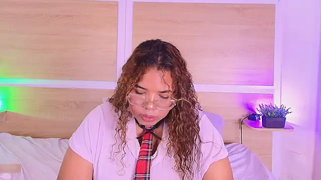  nickypurple  online show from 04-05-26, 02:57