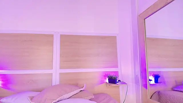  nickypurple  online show from 06-01-26, 06:29