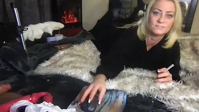 TiffaneyLove online show from 11-30-25, 11:49