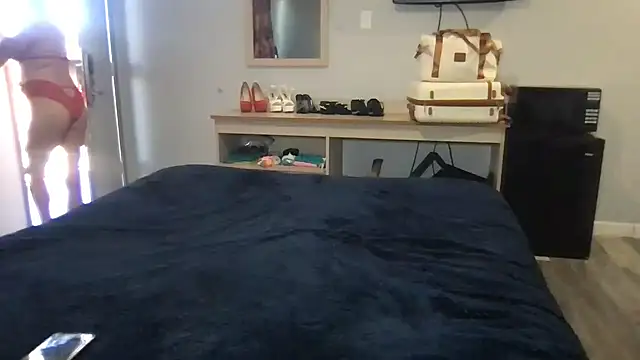 TiffaneyLove online show from 02-25-26, 06:41